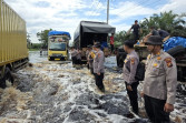 Sistem Buka Tutup Diberlakukan di Jalan Lintas Timur Dampak Banjir Pelalawan