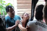Ibu Ini Menangis Histeris Melihat Anaknya Ditangkap Polisi Gegara Sabu