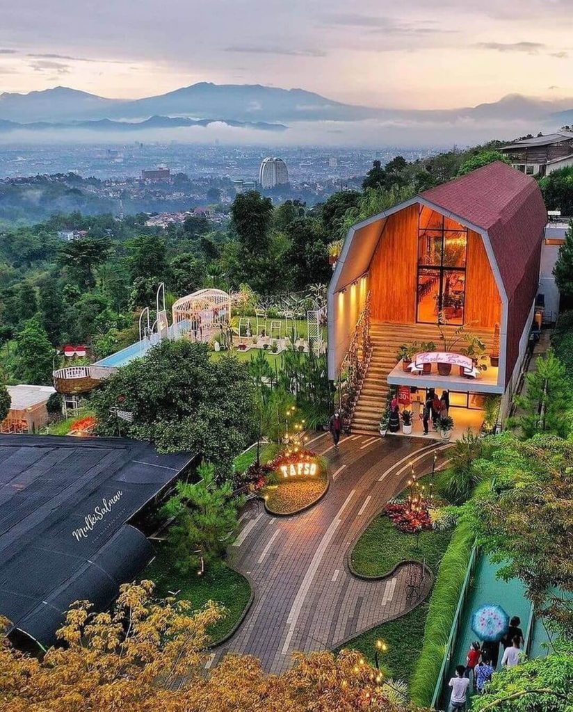 Bagi yang Ngebet Mau Nikah, Ini Dia 4 Wisata Paling Romantis di Bandung yang Lagi Hits