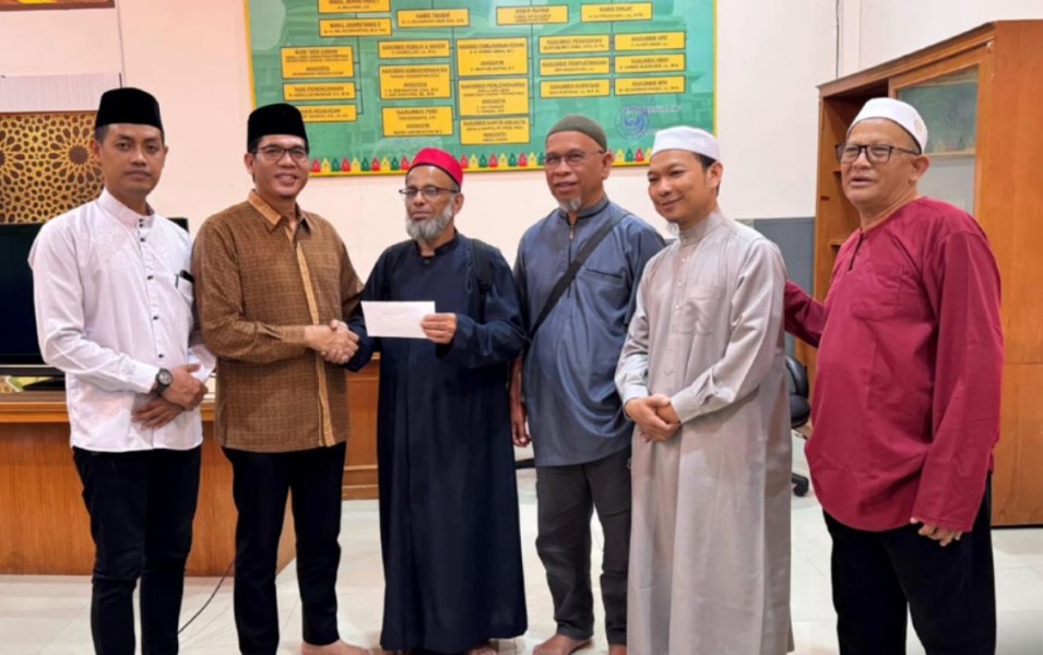 Peserta Kembara Iman ke-52 MIQAT Peduli Chemor, Malaysia Kunjungi Masjid Raya An-Nur