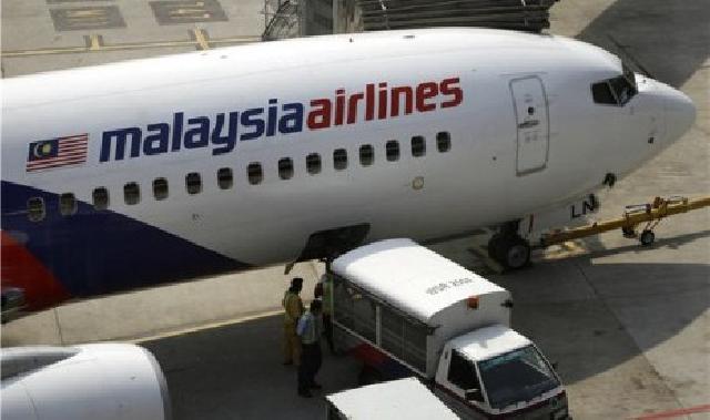   Kopilot Malaysia Airlines Masukkan Dua Wanita ke Kopkit