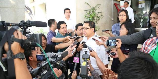  Fadli Zon tengok tukang tusuk sate yang hina Jokowi    