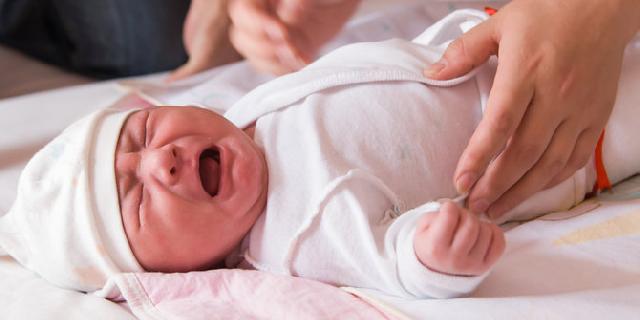  Ini Tujuh Penyebab Bayi Nangis Terus Setiap Malam