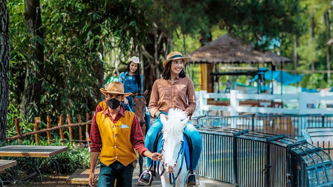 4 Tempat Wisata di Puncak Bogor Ini Bikin Pasangan Makin Lengket: Dijamin Tak Ingin Pisahan!