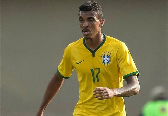  Arsenal akan Tukar Podolski dengan Luiz Gustavo
