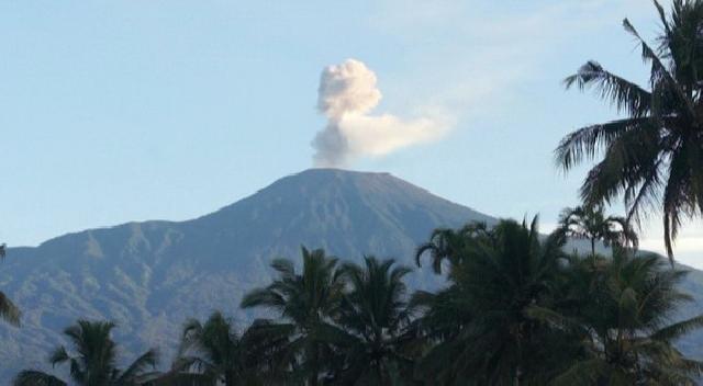  Gunung Slamet Menggeram, 174 Ribu KK Terancam Ngungsi