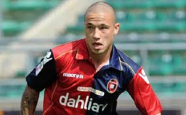 Radja Nainggolan Akan Kunjungi Indonesia Bulan Ini