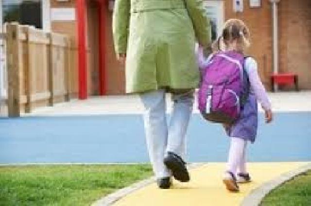 Biar Anak Sehat, Biasakan Jalan Kaki ke Sekolah