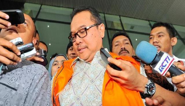 Rusli Zainal Berangkat ke Pekanbaru untuk Jalani Sidang