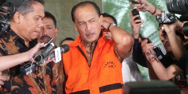 Budi Mulya Didakwa Korupsi bersama Boediono