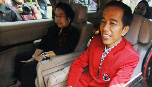   Dikritik Amin Rais, Jokowi Hanya Senyum Santai 