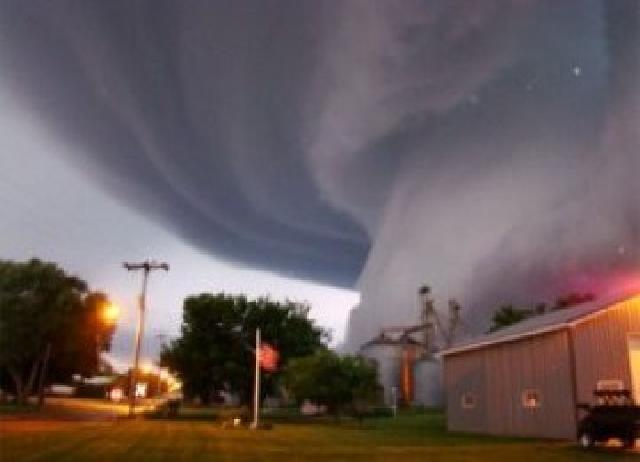 Tornado Terjang Oklahoma Lagi