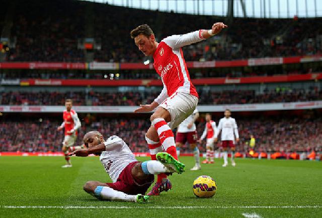  Arsenal Lumat Villa 5-0, Oezil Dapat Sanjungan Pelatih