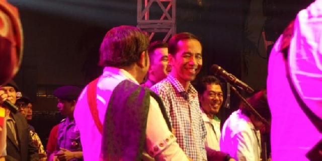  Rupanya Jokowi Ketagihan Duet bareng Rhoma Irama