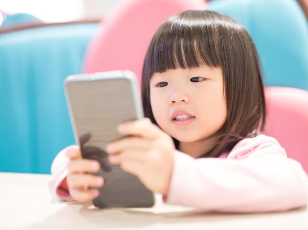 Ingat! Screen Time Berlebihan Bisa Sangat Berbahaya Terhadap Kesehatan Fisik dan Mental