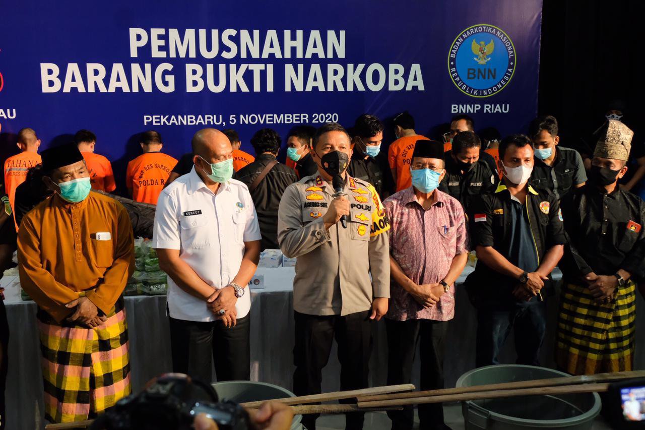 Polda Riau Musnahkan 122,38 Kg Sabu dan 10.000 butir Pil Ekstasi
