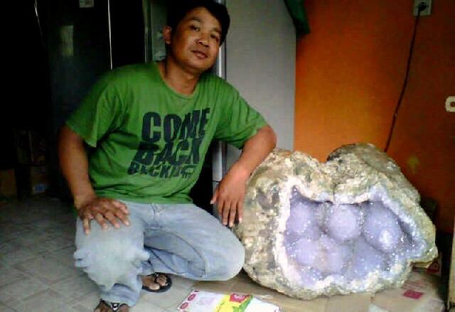  Wuih, Laki-laki Yogyakarta Ini Temukan Batu Kristal Ungu 3 Kuintal