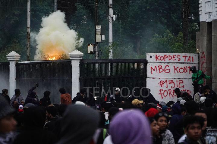 Buntut Demo 27 Agustus di Jakarta: 322 Orang Ditangkap, 1 Tewas