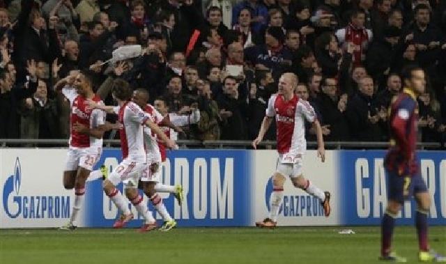  Wow, 10 Pemain Ajax Kalahkan Barcelona