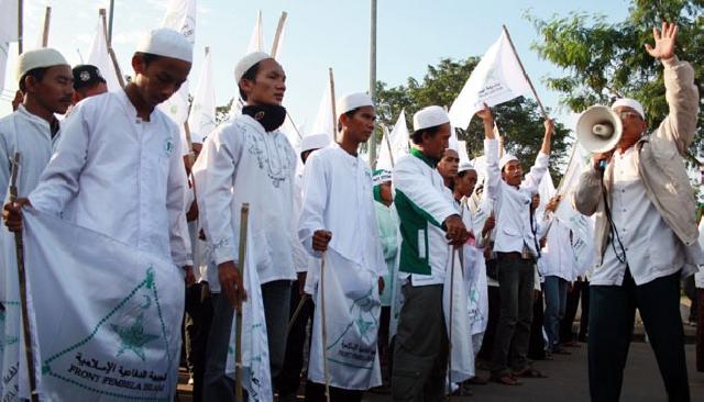 Jelang Demo FPI-FBR, Ratusan Polisi Jaga DPRD DKI