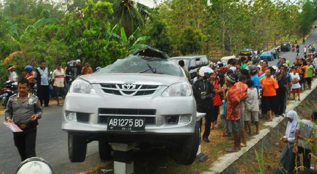  Ngebut, Penyanyi Dangdut Tewas Kecelakaan
