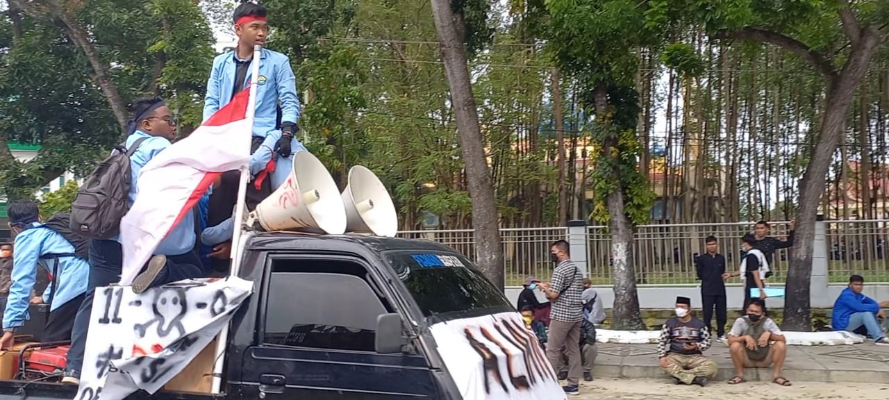 Dari Pengeras Suara Mobil Bak Terbuka hingga Demo Sambil Belajar Online