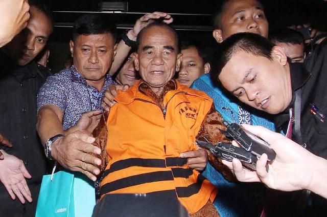 Gubernur Riau Bakal Didampingi 10 Pengacara