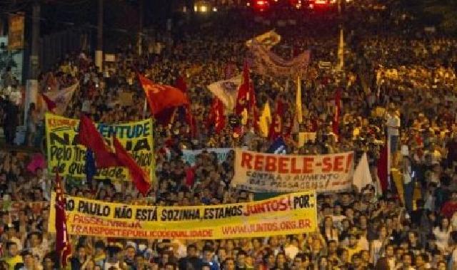Sejuta Rakyat Brasil Orang Turun ke Jalan
