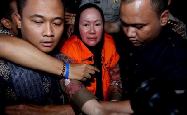 Usai Diperiksa KPK, Ratu Atut Bungkam 