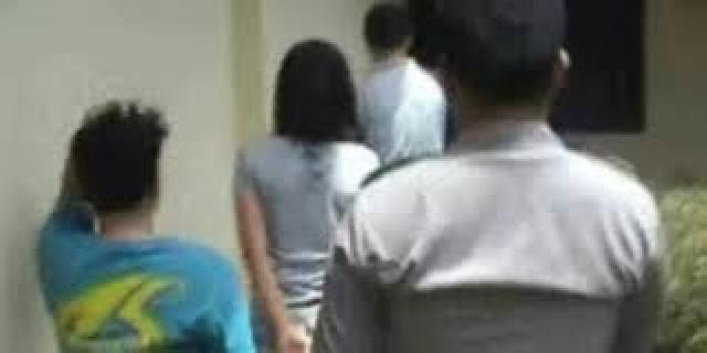  Ya Ampun, 4 Remaja Wanita & 3 Pria Digerebek di Kamar Hotel