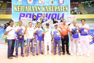 Mak Nyoss, Tim Bola Voli Kecamatan Tambang Raih Juara Pertama Kejurkab Kampar 2024