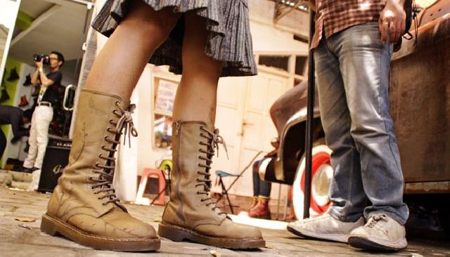  Asik, Gaya Sepatu 1960-an Bakal Populer Lagi  