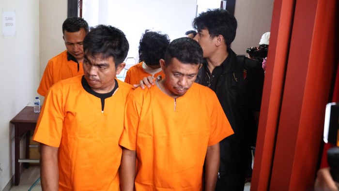 Ini Tampang 4 Debt Collector Pengeroyok Wanita Depan Polsek yang Kini Ditahan Polda Riau