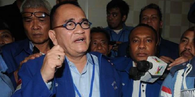  Akil Ditangkap KPK, Ruhut Ikut-ikutan Menangis 