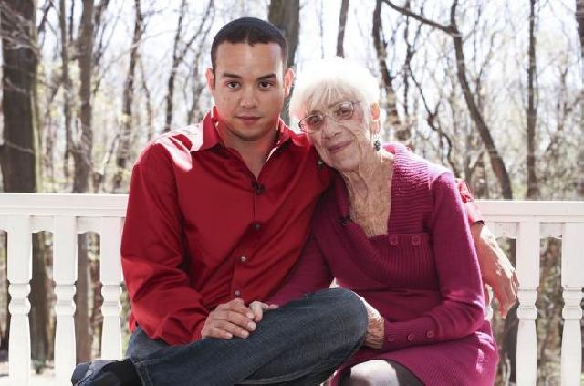  Wuih, Pria 31 Tahun Ini Cinta Mati dengan Nenek 91 Tahun