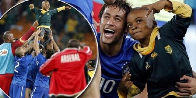 Neymar Selamatkan Bocah Penyusup