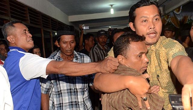 Kampanye Ilegal, Pro Prabowo Pukul Pengawas Pemilu  