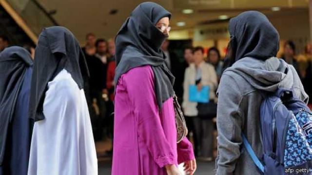  Akhirnya Australia Cabut perempuan Muslim Bercadar