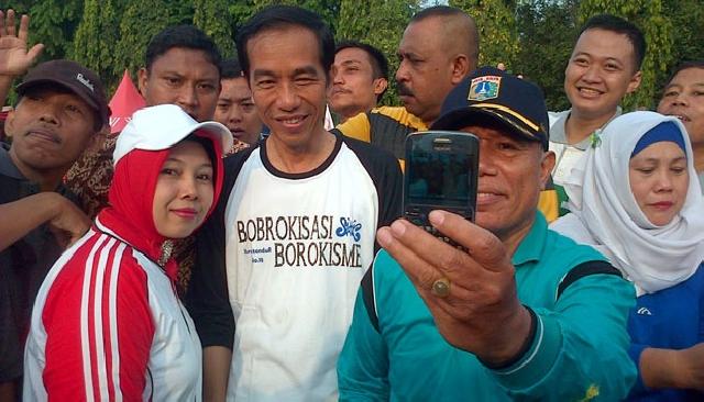  Ditantang Ruhut, Jokow Bilangi: Kalau Cebur Kali, Ayo