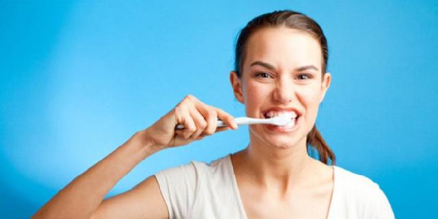 Tingkatkan kesehatan jantung dengan rajin menggosok gigi