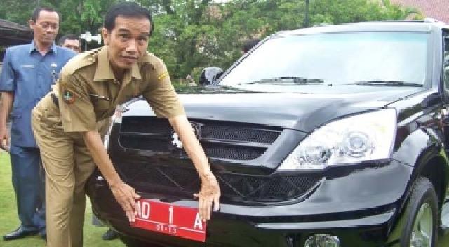 Tolak Mercy, Jokowi Akan Lirik Mobil Esemka?