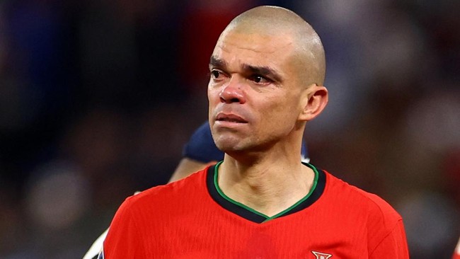 Seperti Anak Kecil, Pepe pun Menangis Usai Portugal Tumbang Lawan Prancis Lewat Adu Penalti