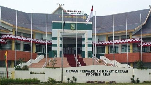 Dua Pekan Berlalu, Ketua DPRD Riau Belum Dapat SK Pelantikan