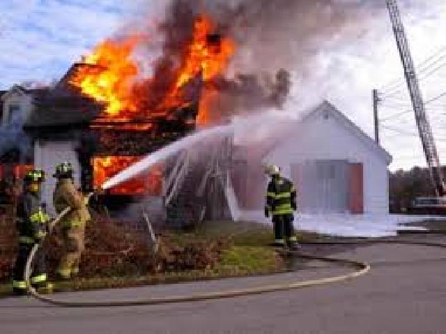 Satu Unit Rumah Terbakar di Jalan KH Nasution