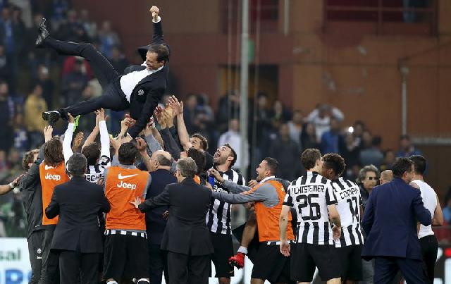  Vidal Cetak Gol, Juventus raih Scudetto