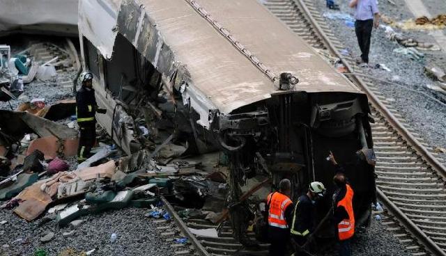 77 Orang Tewas Dalam Kecelakaan Kereta di Spanyol