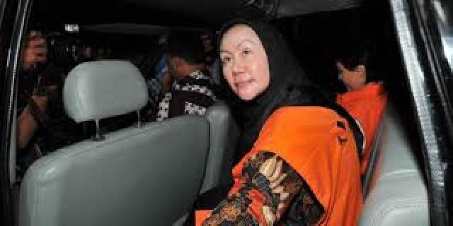 Atut Dituntut 10 Tahun Penjara  