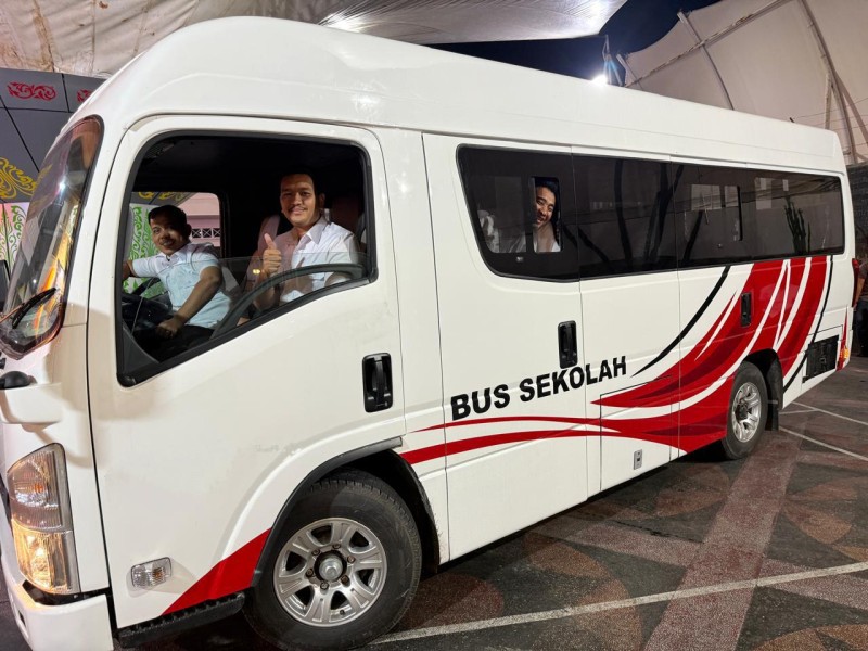 Alhamdulillah, Pemko Pekanbaru Terima Bantuan 2 Unit Bus Sekolah dari Kemenhub