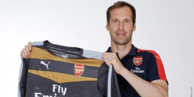  Petr Cech Resmi Berseragam Arsenal