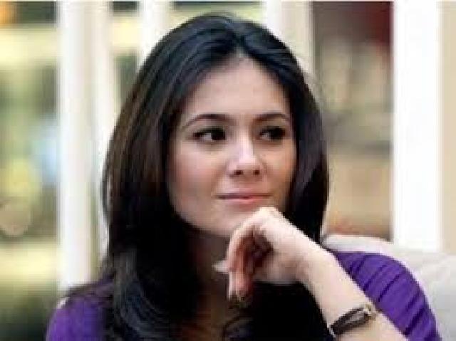  Wulan Guritno Berdarah-darah Akibat Tato di Tubuhnya